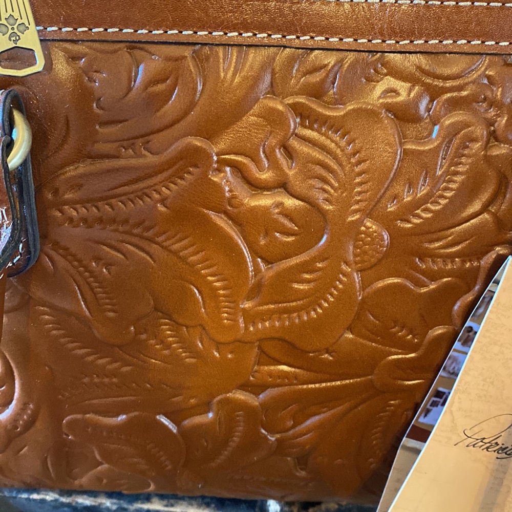 Patricia Nash tooled leather satchel/crossbody - Picture 6 of 7
